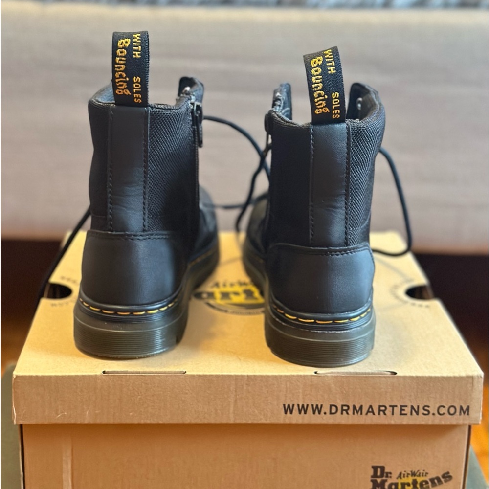 Dr. Martens- Combs J Black Extra Tough Polly-RUBBERY